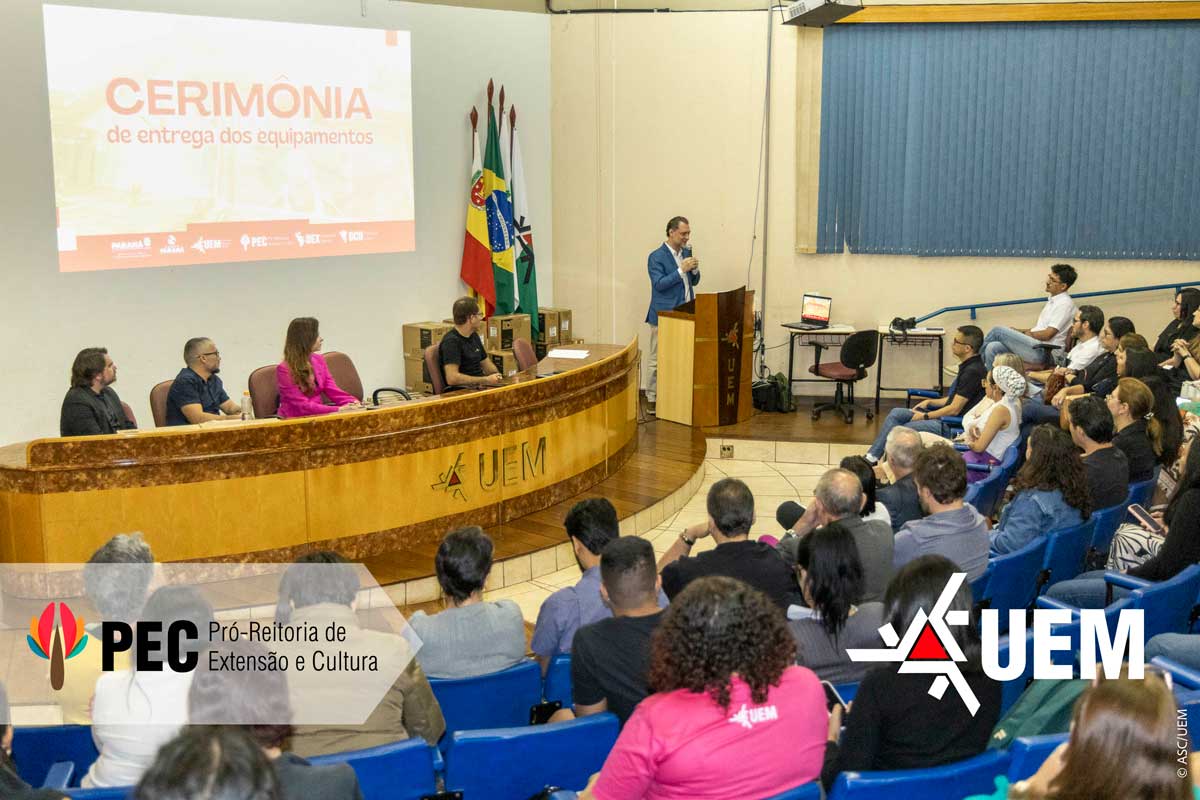 pec 2025 09 26 Entrega Computadores e Projetores4765 site