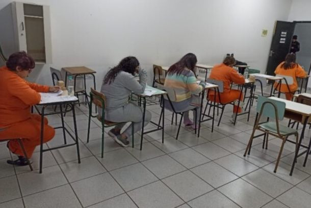 presas-da-cadeia-de-goioere-realizaram-o-vestibular-da-uem-6696a6f983004