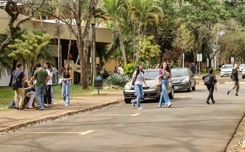 estao-abertas-as-inscricoes-para-o-vestibular-de-verao-da-uem-e-do-pas-2024-confira-as-dicas