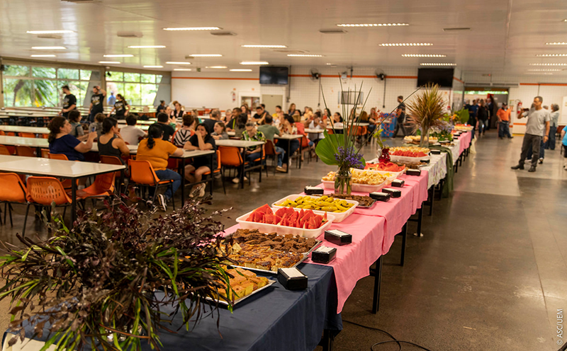universidade-estadual-de-maringa-celebra-dia-do-servidor-publico-com-homenagens-em-evento-no-ru