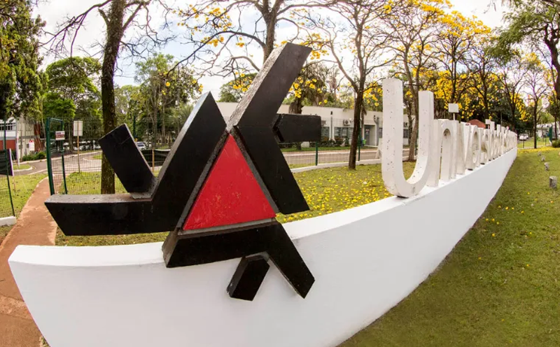 uem-abre-processo-seletivo-para-contratacao-de-professores-temporarios-de-medicina