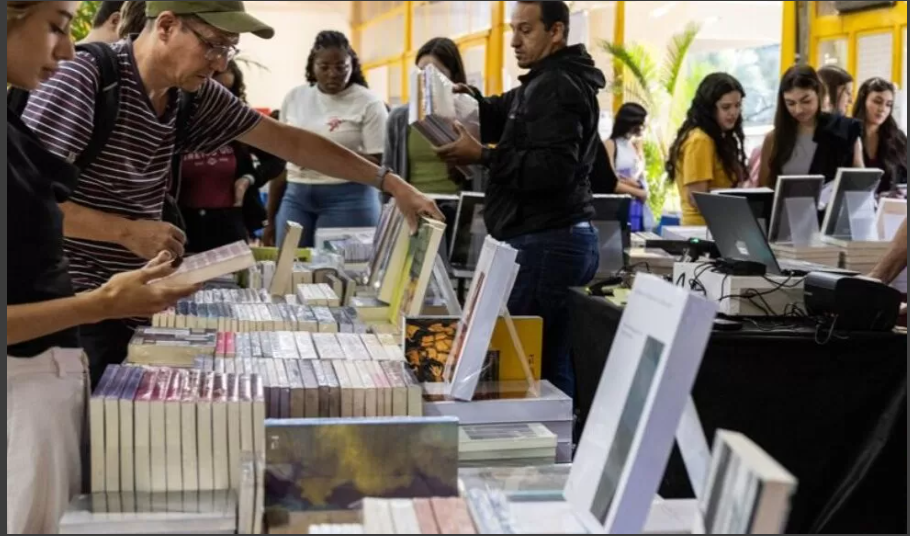 e7047726-41c3-46d1-9681-593f269380f2